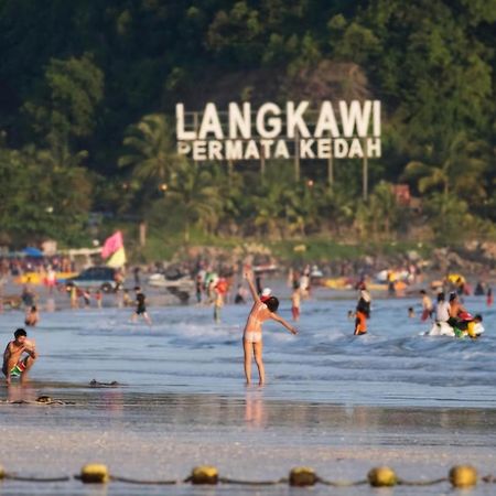 Lagenda Resthouse Cenang Beach Pantai Cenang  Exterior photo