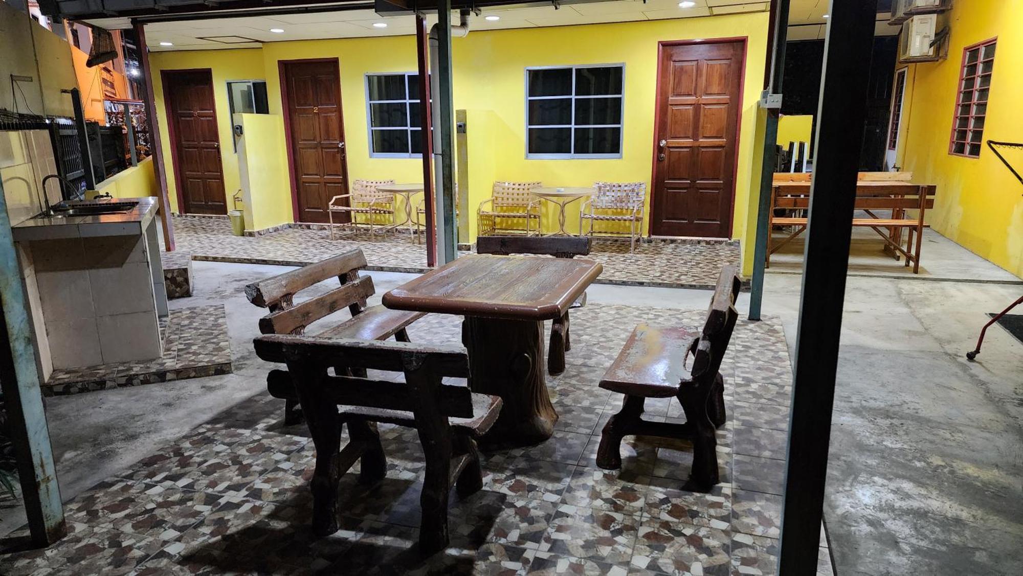 Lagenda Resthouse Cenang Beach Pantai Cenang  Exterior photo